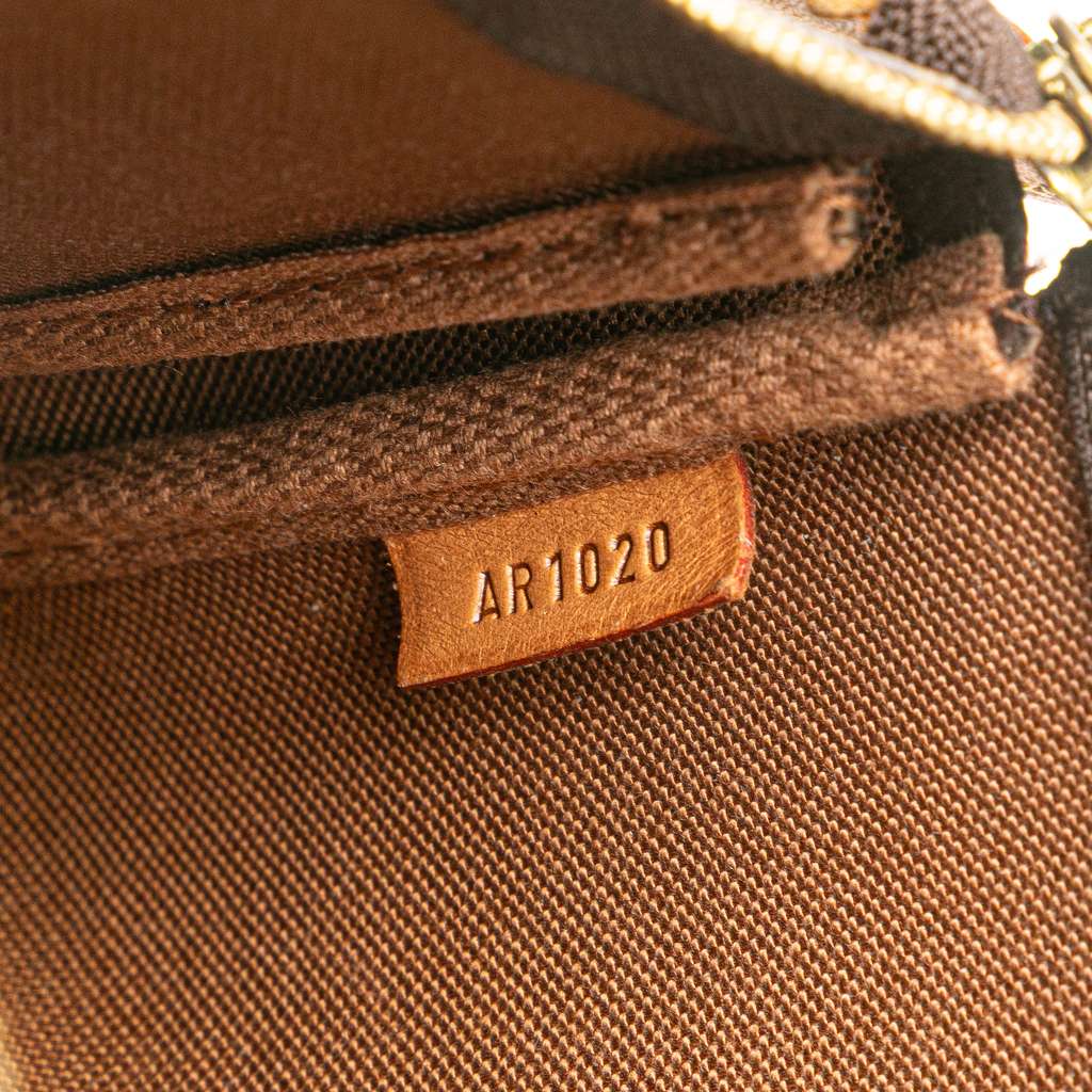 Louis Vuitton Monogram Pochette Accessoires - Detail 1