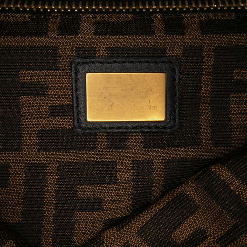 Fendi Large Goatskin Peekaboo Iconic Satchel - Detail 1