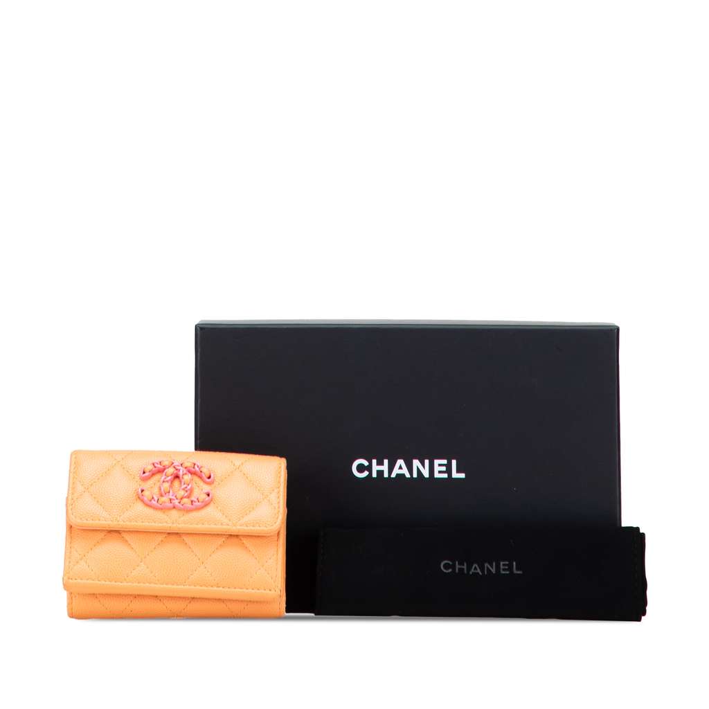 Chanel Quilted Caviar 19 Compact Flap Wallet - Image 13