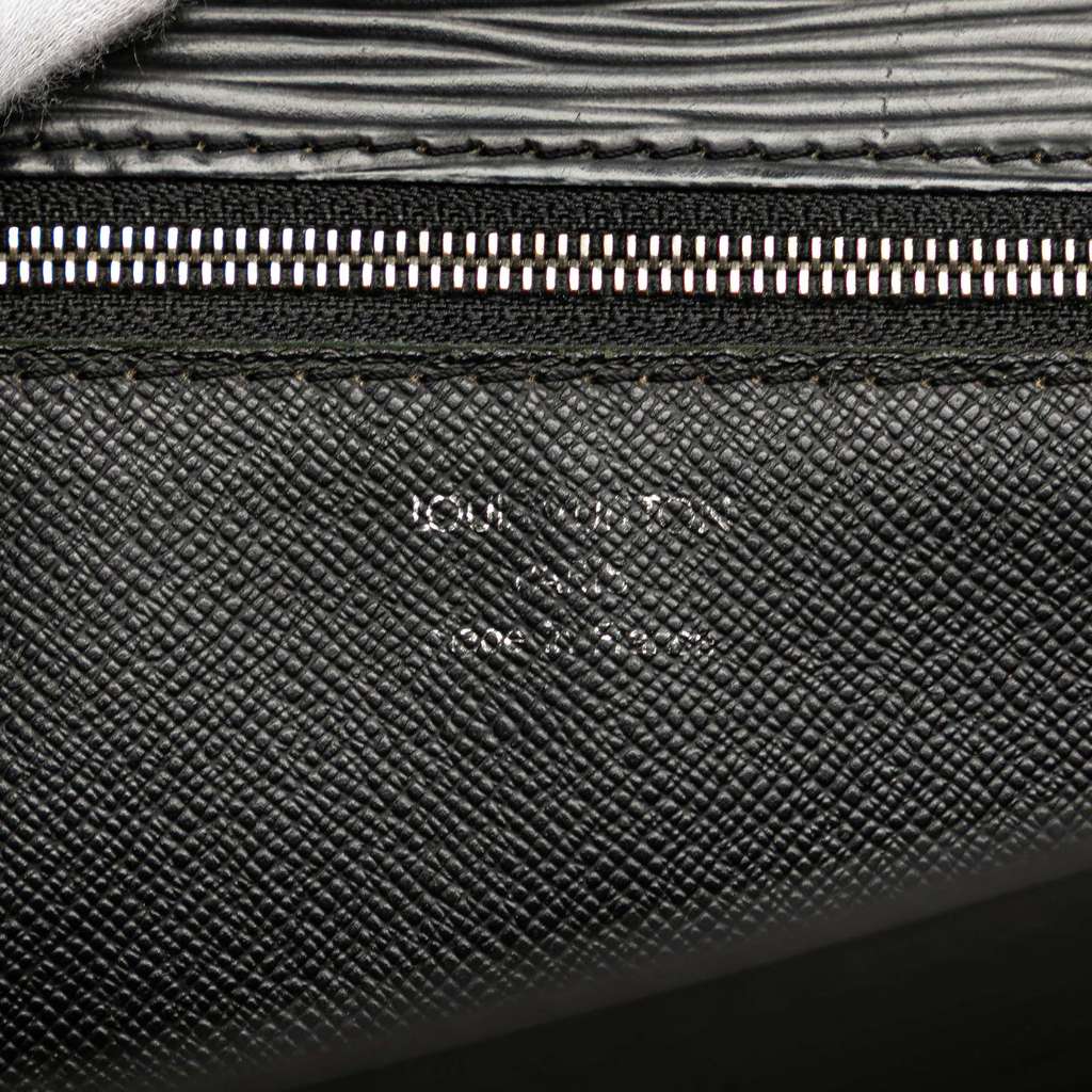 Louis Vuitton Epi Monceau 28 - Side view