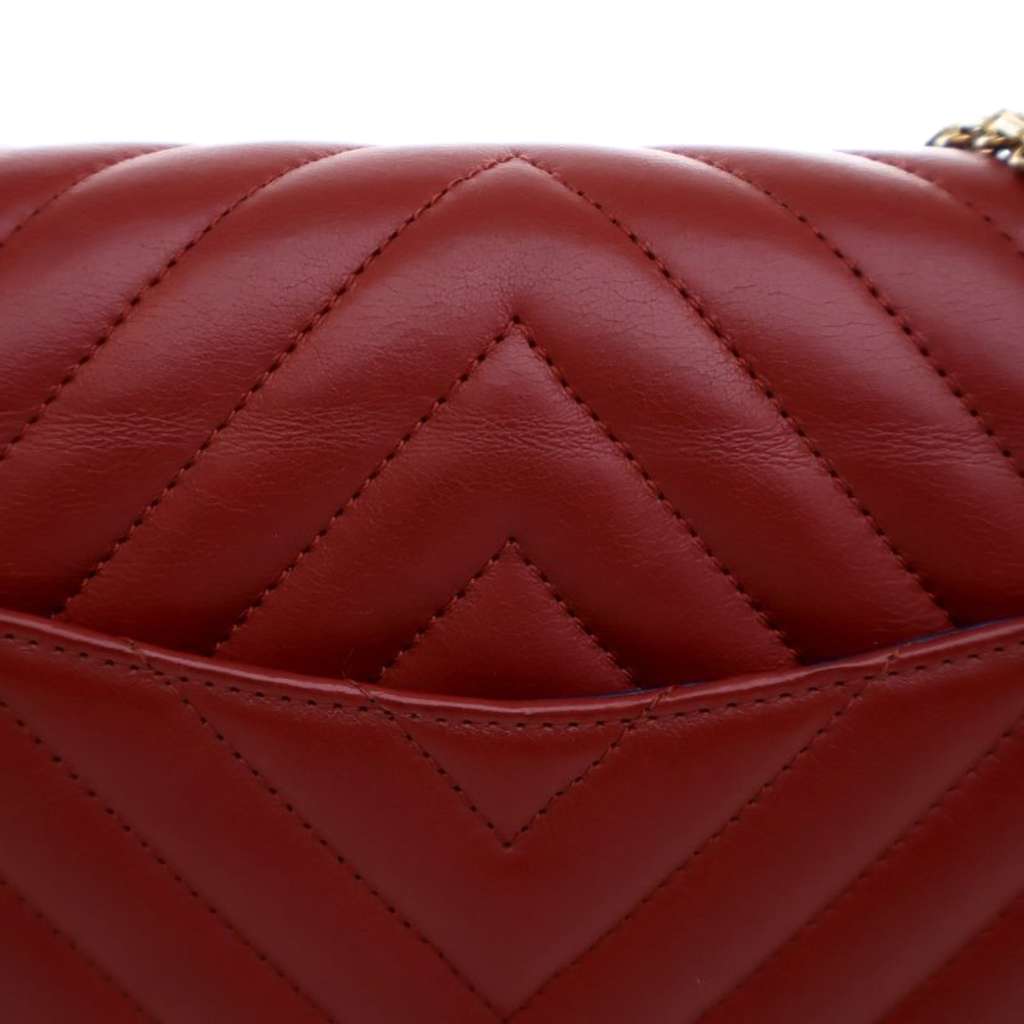 Chanel Reissue 2.55 Chevron Aged Calfskin Double Flap 225 - Detail 2