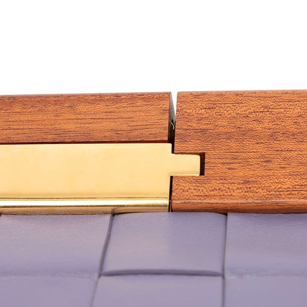 Bottega Veneta Lambskin Maxi Intrecciato The Snap Clutch - Detail 1