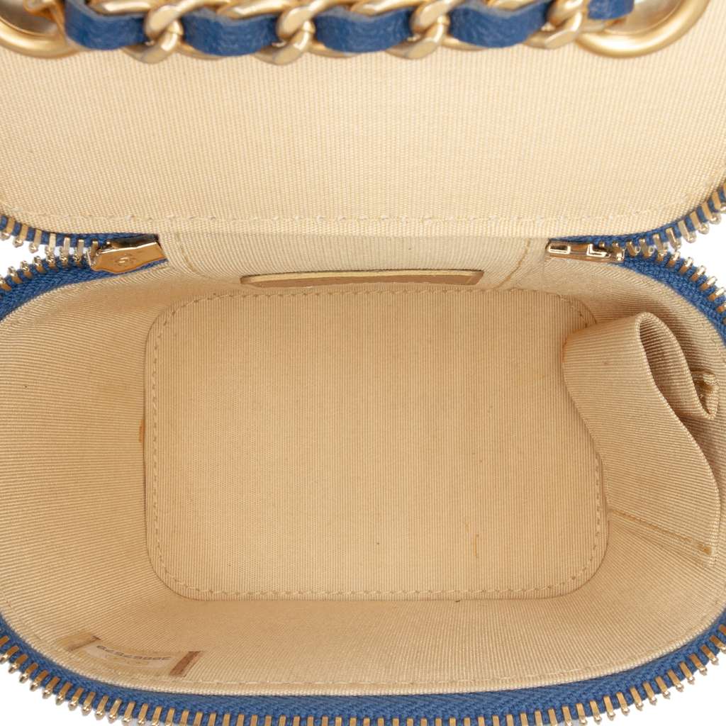 Chanel Mini Quilted Lambskin Pearl Crush Vanity Case With Chain - 4