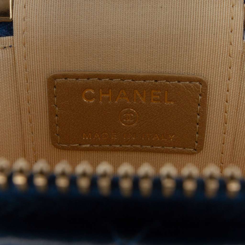 Chanel Mini Quilted Lambskin Pearl Crush Vanity Case With Chain - 5