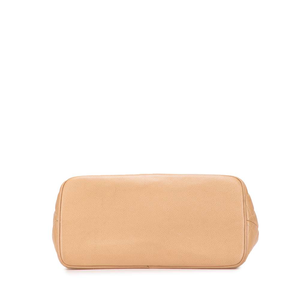 Chanel Caviar Medallion Tote - Image 6