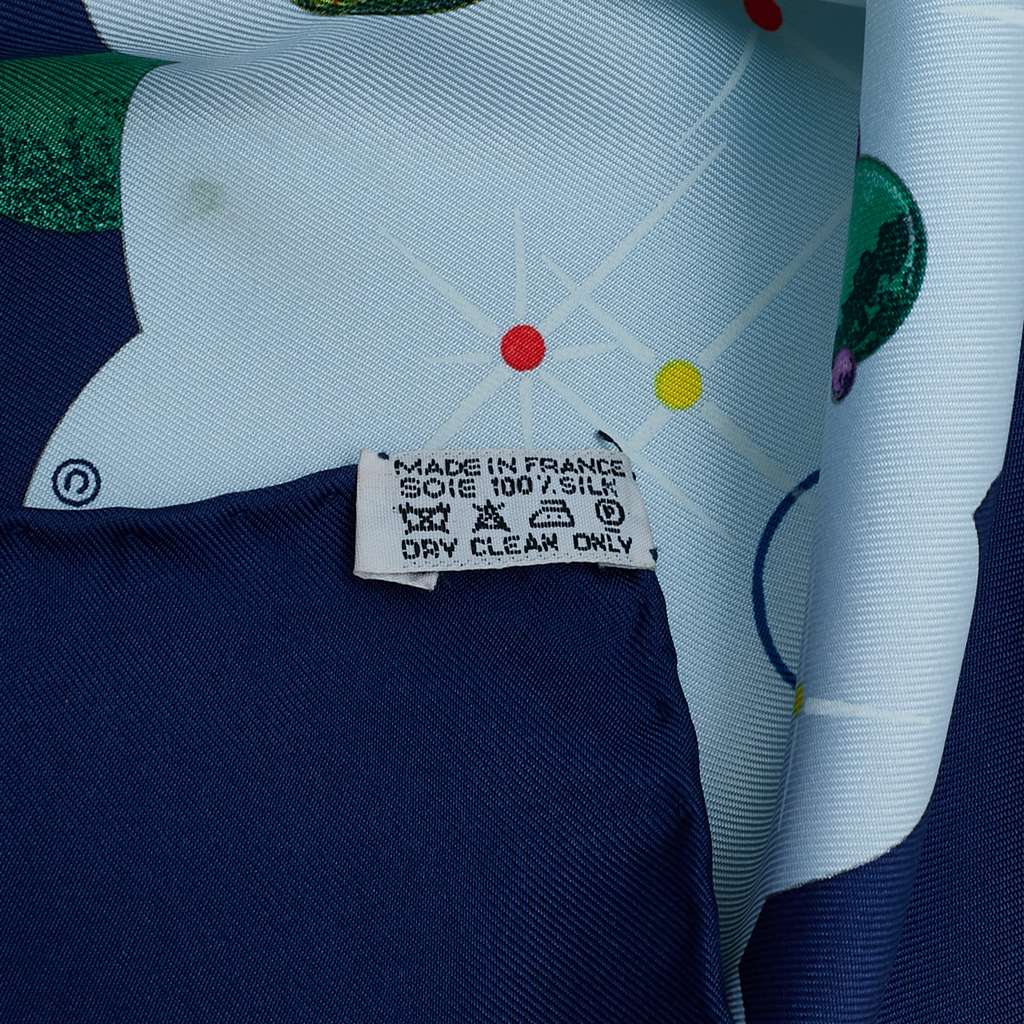 Hermès The Alfee 25th Anniversary Aube Libre Comme Lange Silk Scarf - Detail 2