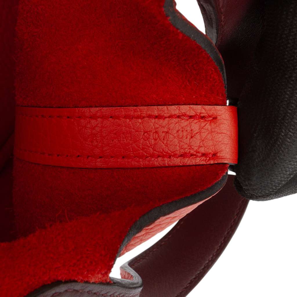 Hermès Clemence Picotin Lock 18 - Side view