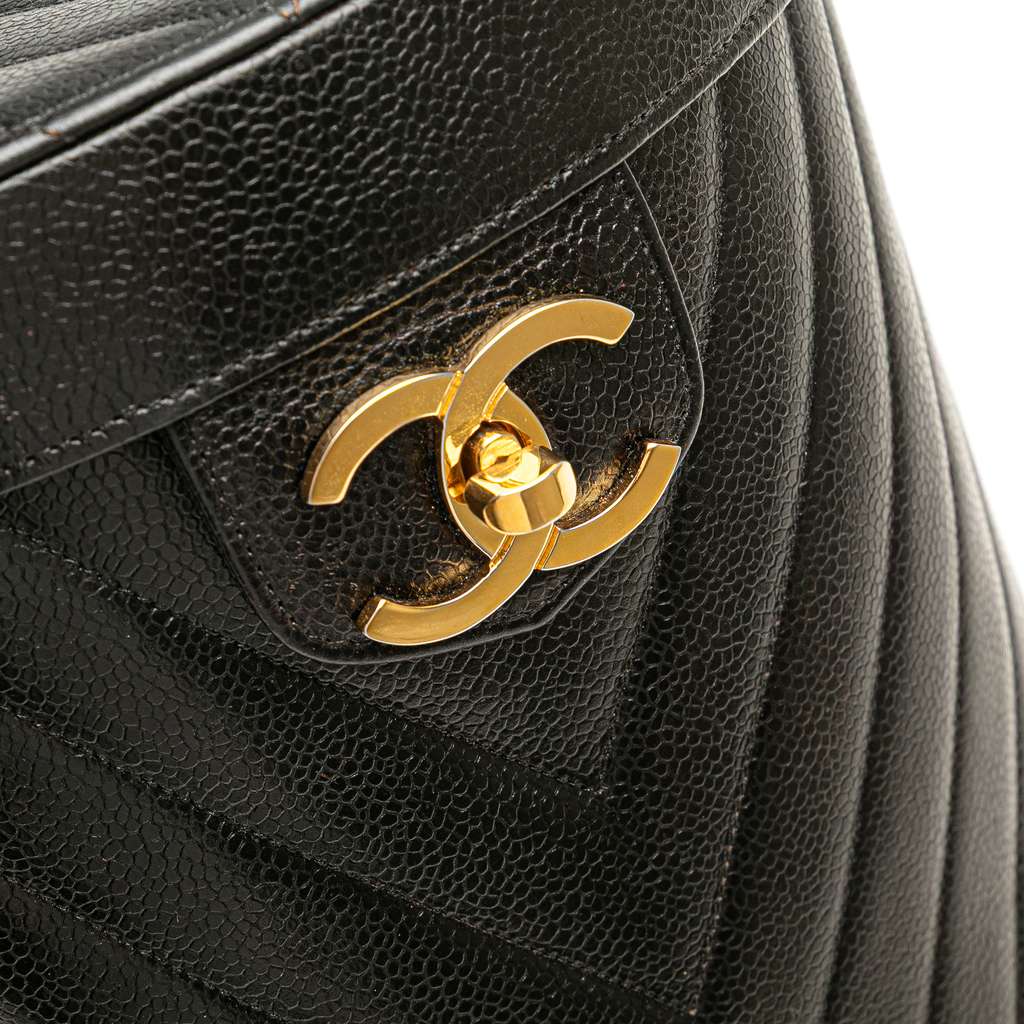 Chanel CC Chevron Caviar Turnlock Vanity Bag - Image 10