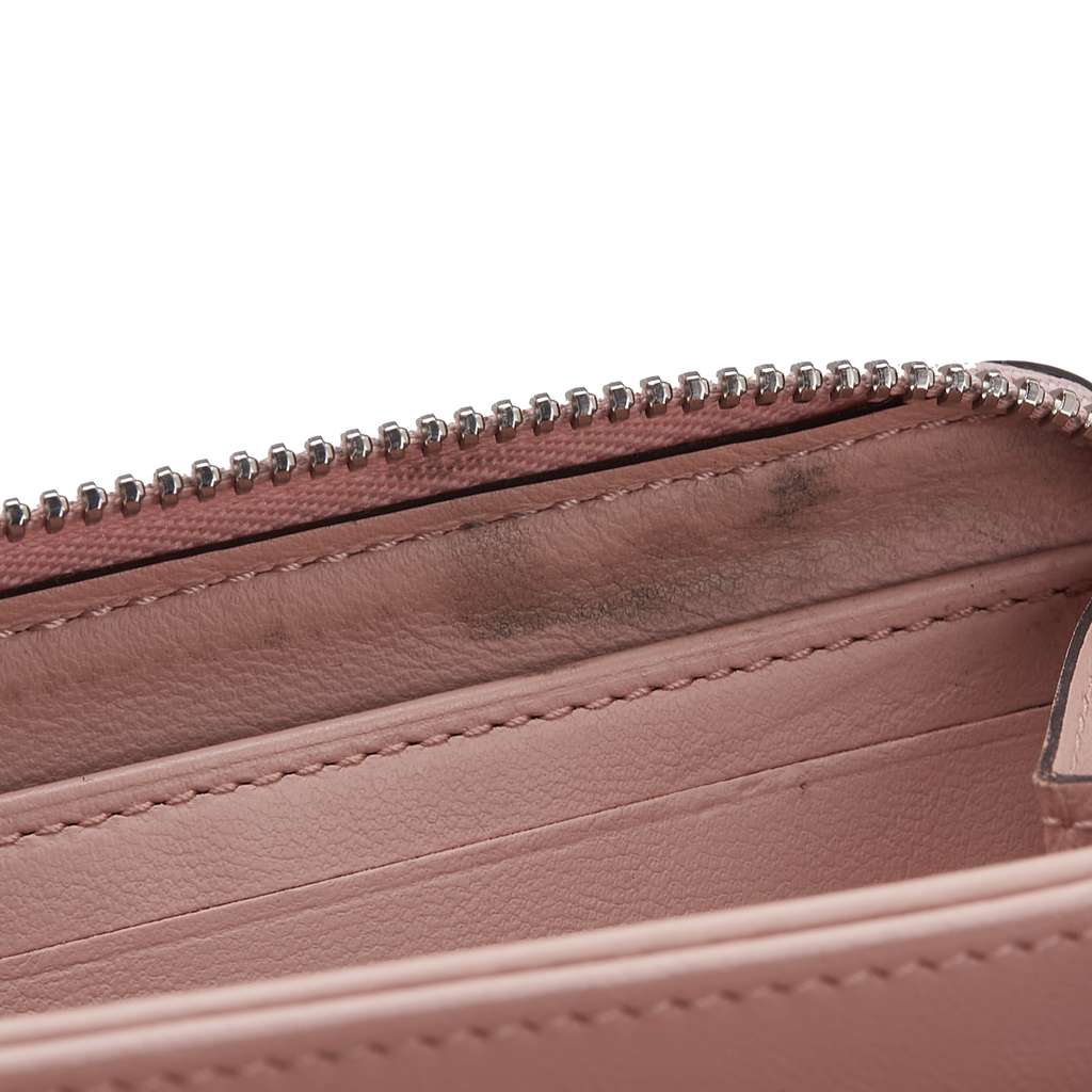 Louis Vuitton Monogram Mahina Zippy Wallet - Detail 2