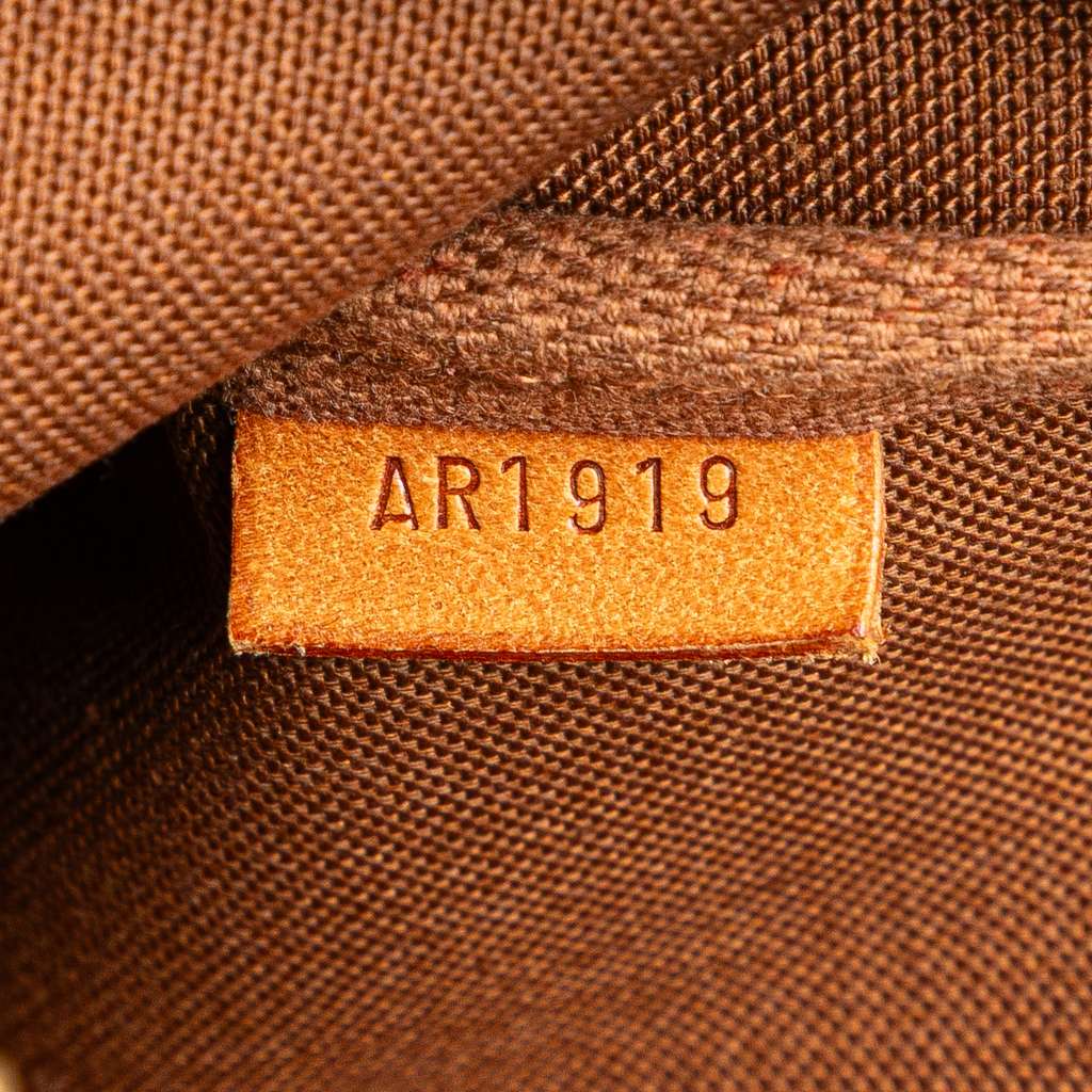 Louis Vuitton Monogram Pochette Accessoires - Detail 1