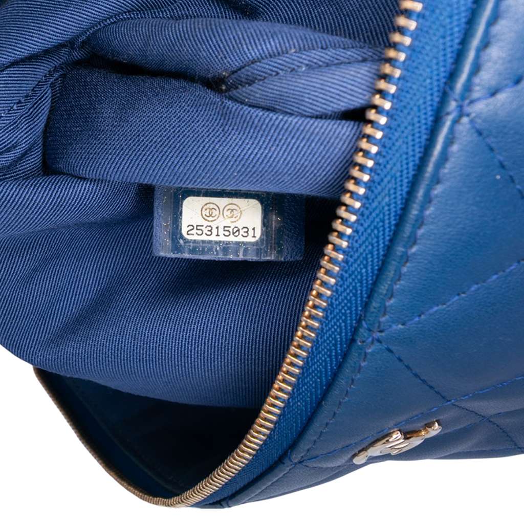 Chanel Large Quilted Lambskin O Case Clutch - Detail 1