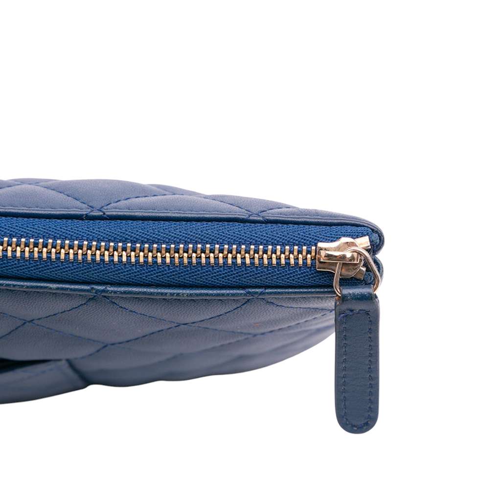 Chanel Large Quilted Lambskin O Case Clutch - Detail 2