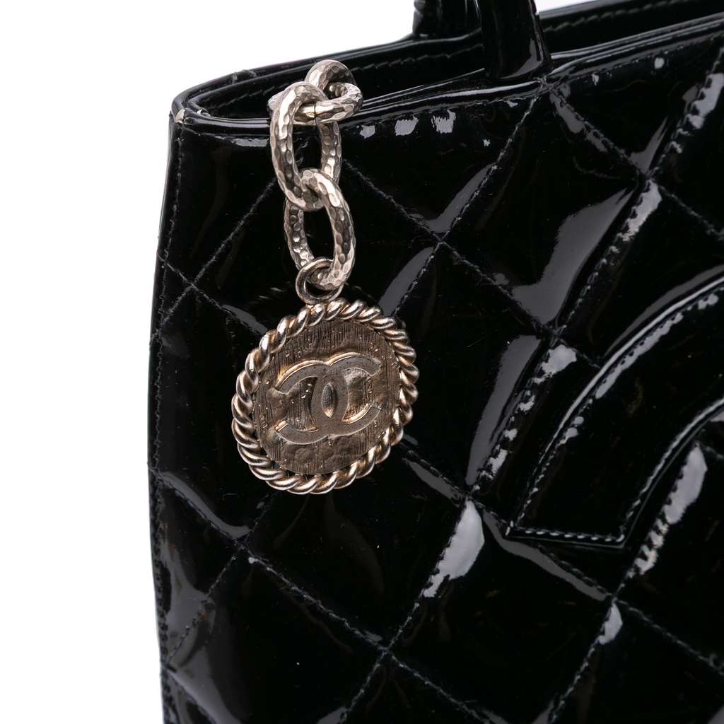 Chanel Patent Medallion Tote - Detail 1