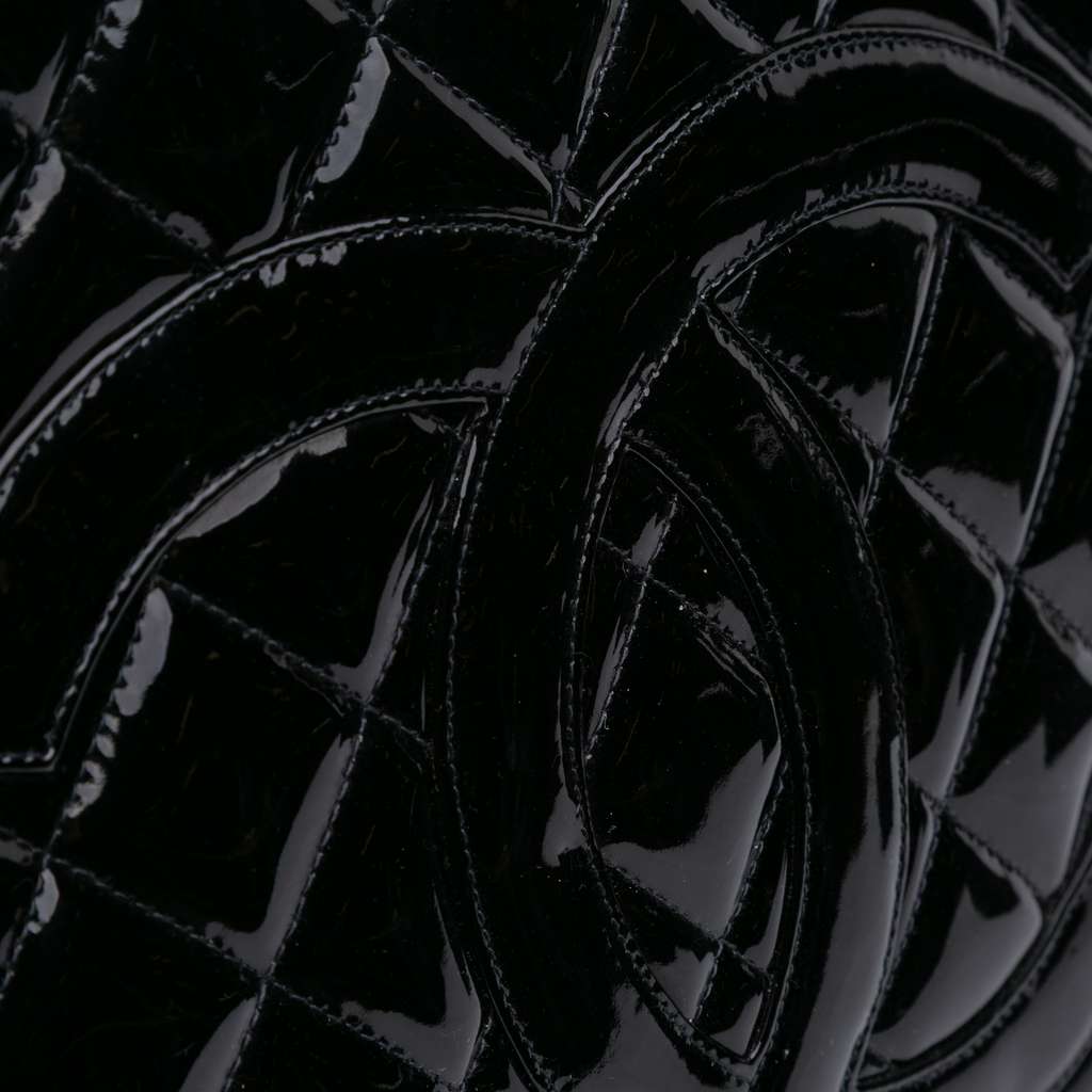 Chanel Patent Medallion Tote - Detail 2