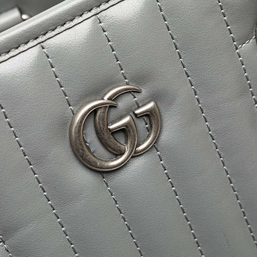 Gucci Small GG Marmont Matelasse Leather Aria Chain Tote - Detail 2