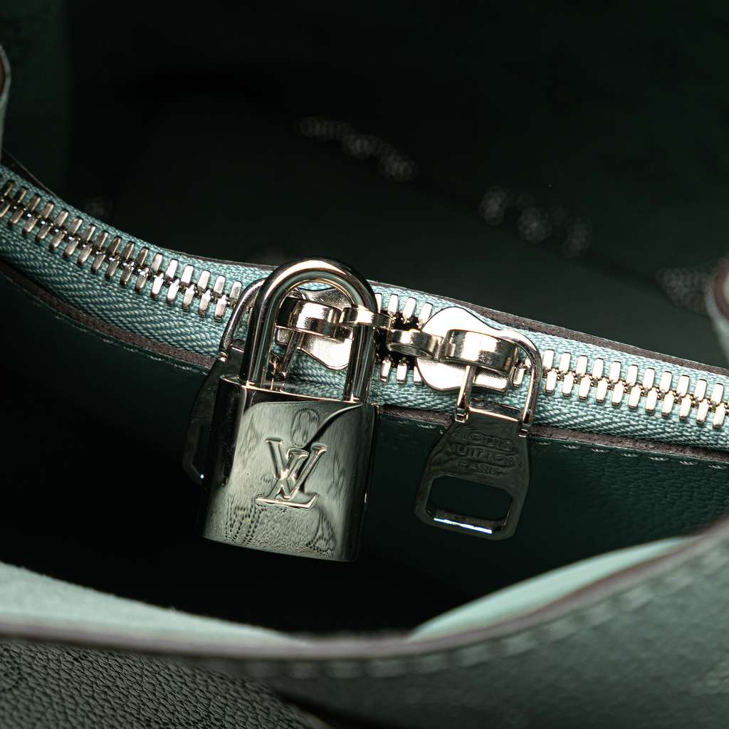 Louis Vuitton Monogram Mahina Muria - Image 10