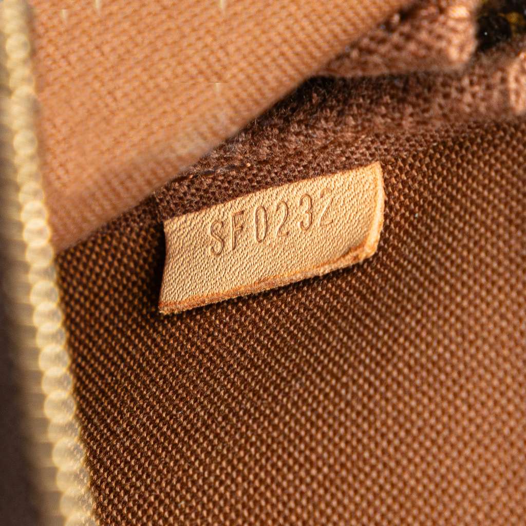 Louis Vuitton Monogram Mini Pochette Accessoires - Detail 1