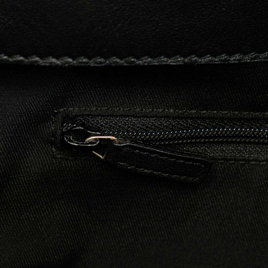 Gucci Leather Abbey D Ring Tote - Image 10