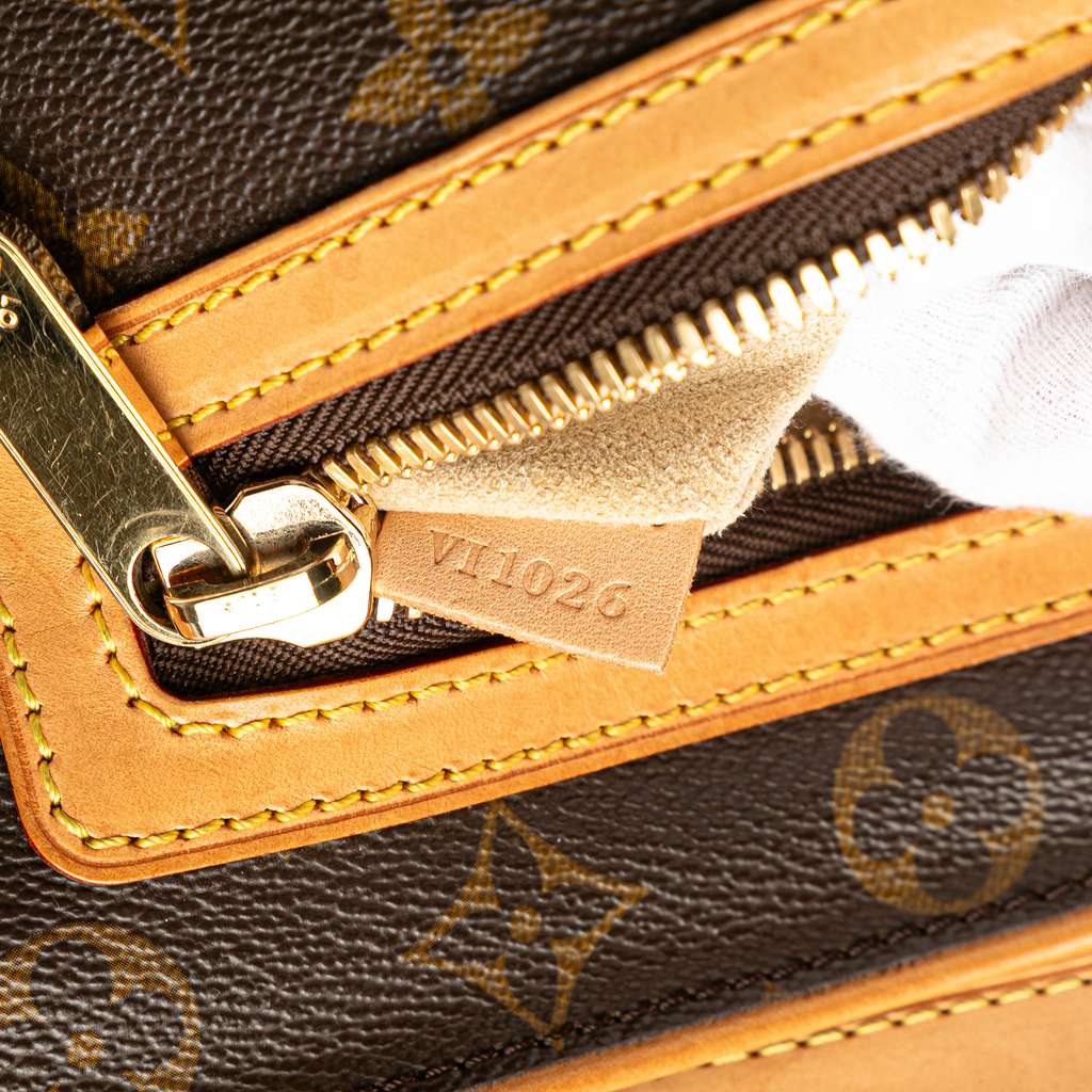 Louis Vuitton Monogram Hudson GM - Detail 1