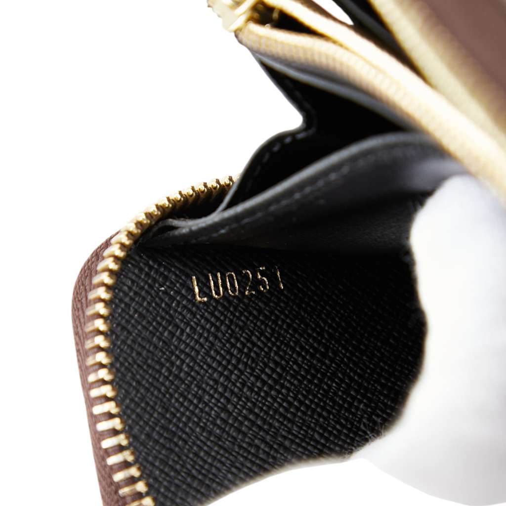 Louis Vuitton Monogram Giant Reverse Zippy Wallet - Detail 1
