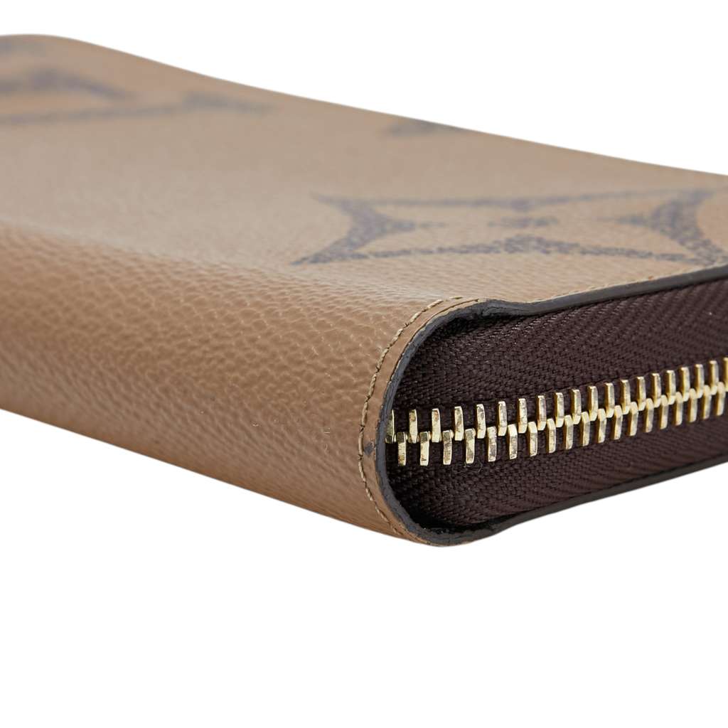 Louis Vuitton Monogram Giant Reverse Zippy Wallet - Detail 2