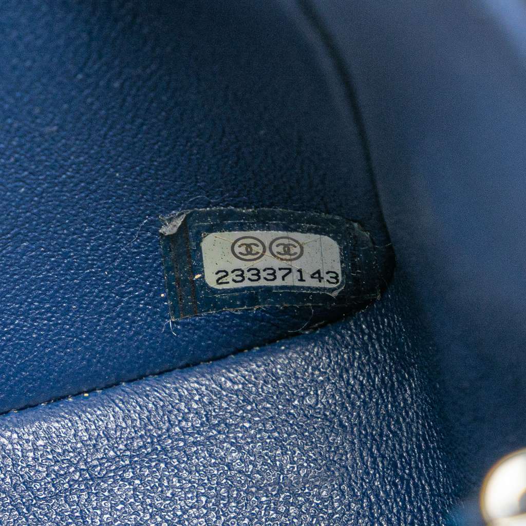 Chanel Mini Square Classic Lambskin Single Flap - Detail 1
