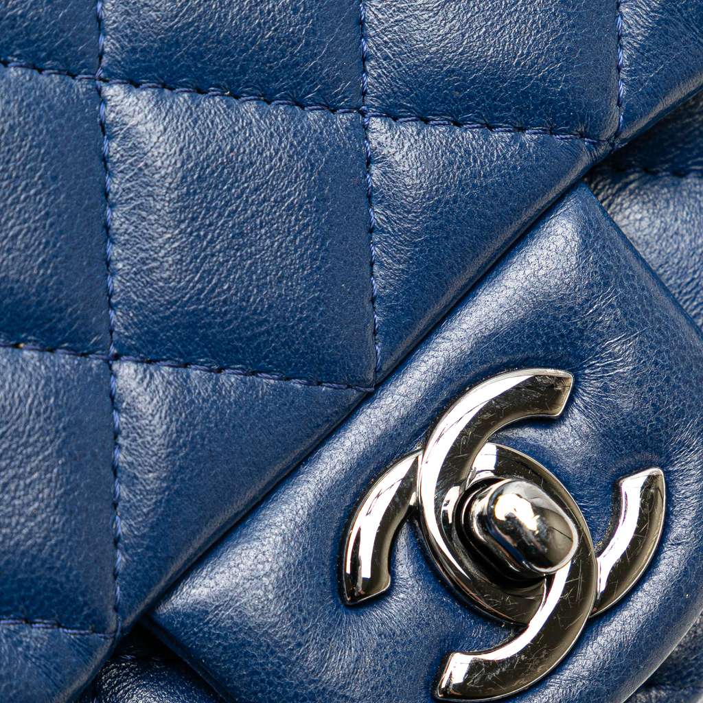Chanel Mini Square Classic Lambskin Single Flap - Detail 2