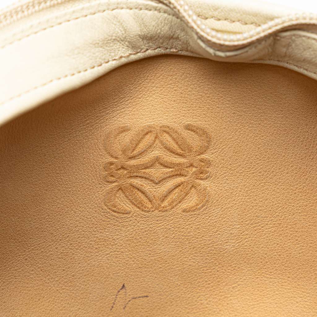 Loewe Suede Anagram Shoulder Bag - Detail 1