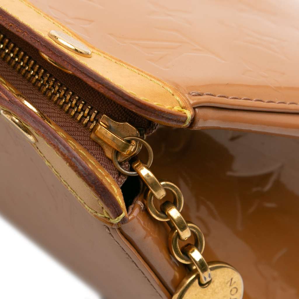 Louis Vuitton Monogram Vernis Brea MM - Detail 2