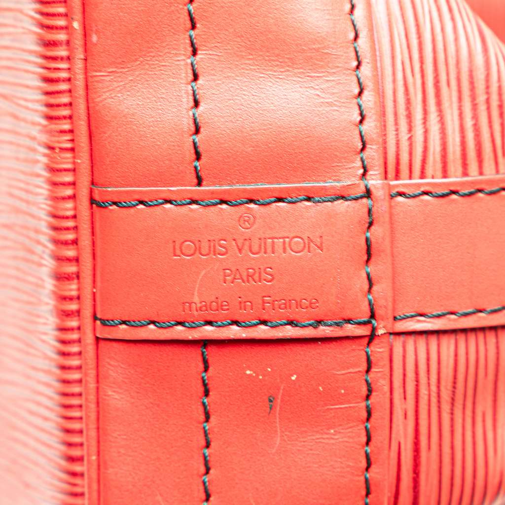 Louis Vuitton Epi Noe GM - Side view
