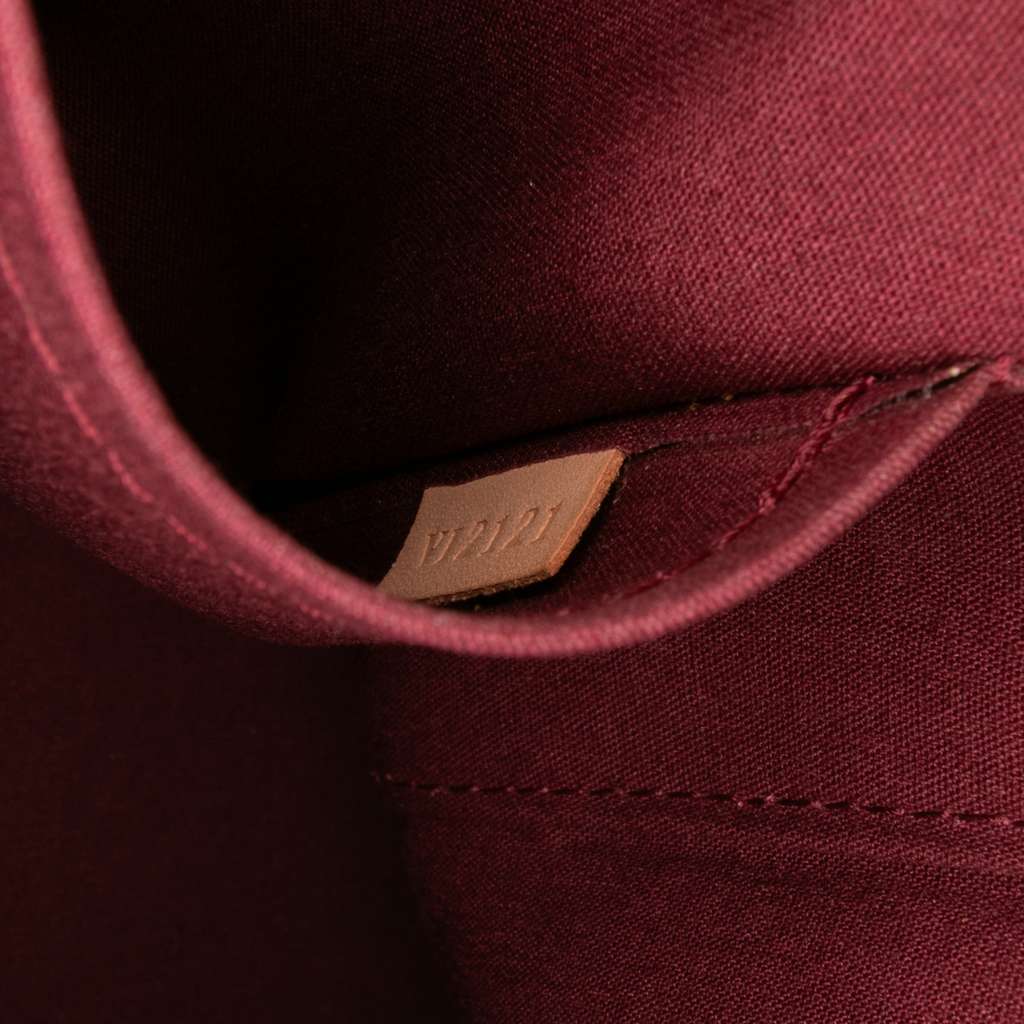 Louis Vuitton Monogram Vernis Brea MM - Detail 1