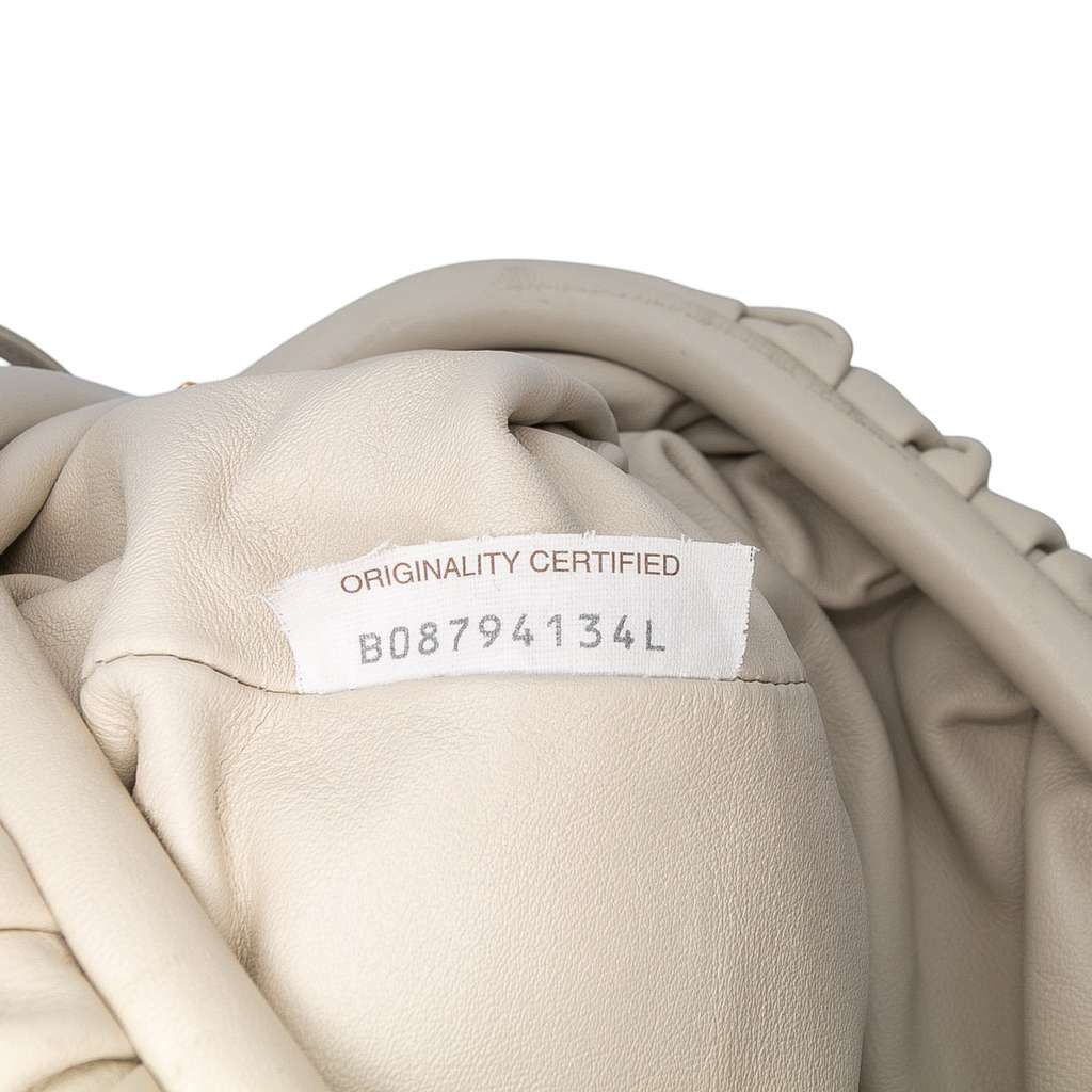 Bottega Veneta Lambskin The Mini Pouch Crossbody - Detail 2