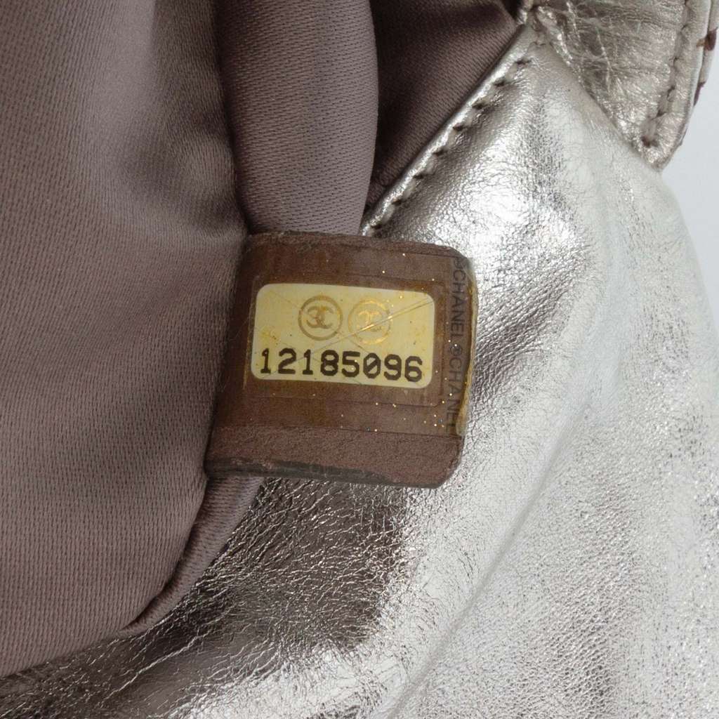 Chanel Metallic Glazed Calfskin Perforated Rodeo Drive Flap - Detail 1