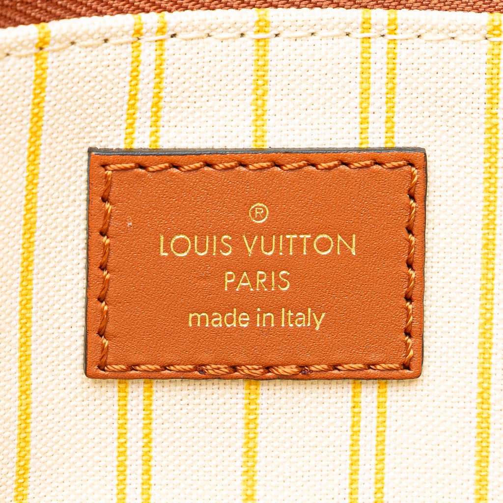 Louis Vuitton Monogram Giant Raffia OnTheGo GM - Side view