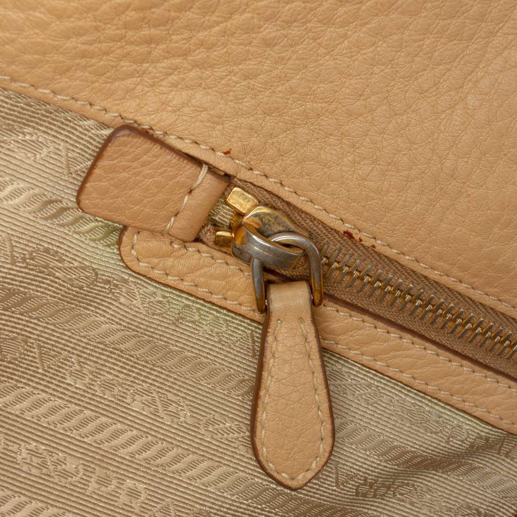 Prada Vitello Daino Open Convertible Tote - Detail 2