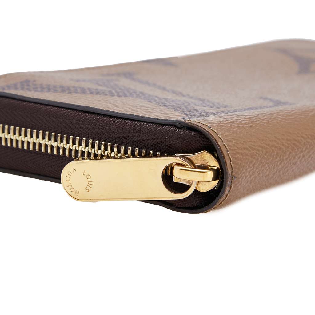 Louis Vuitton Monogram Giant Reverse Zippy Wallet - Detail 2