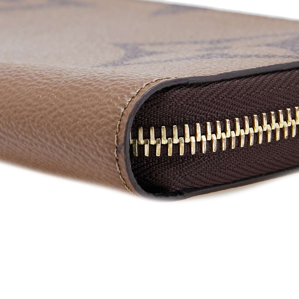 Louis Vuitton Monogram Giant Reverse Zippy Wallet - Image 12