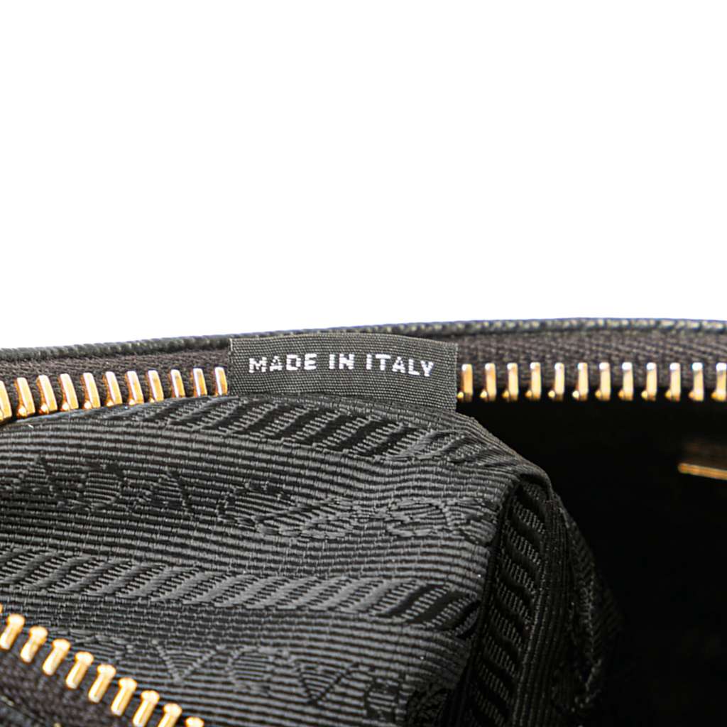 Prada Saffiano Re-Edition 2005 Satchel - Detail 1