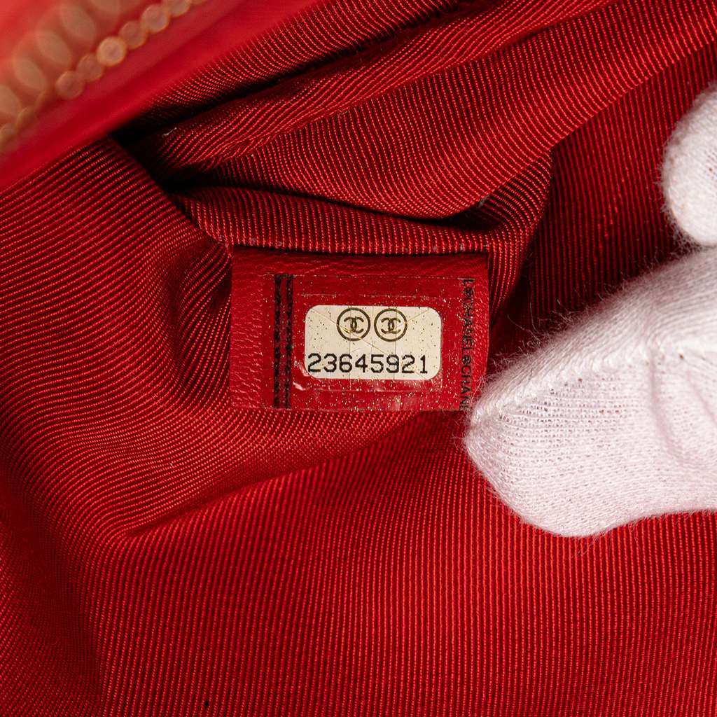 Chanel Large Quilted Lambskin O Case Clutch - Detail 1