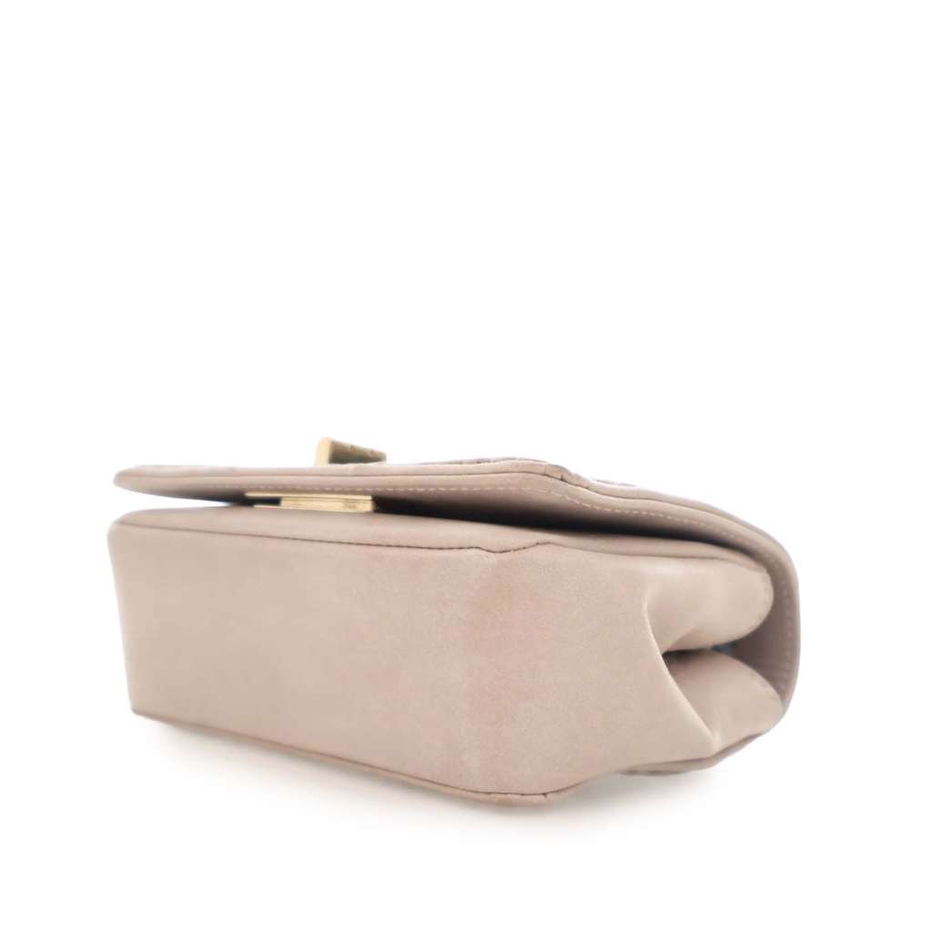 Chanel Mini Reissue 2.55 Iridescent Lambskin Stitched Single Flap - Detail 2