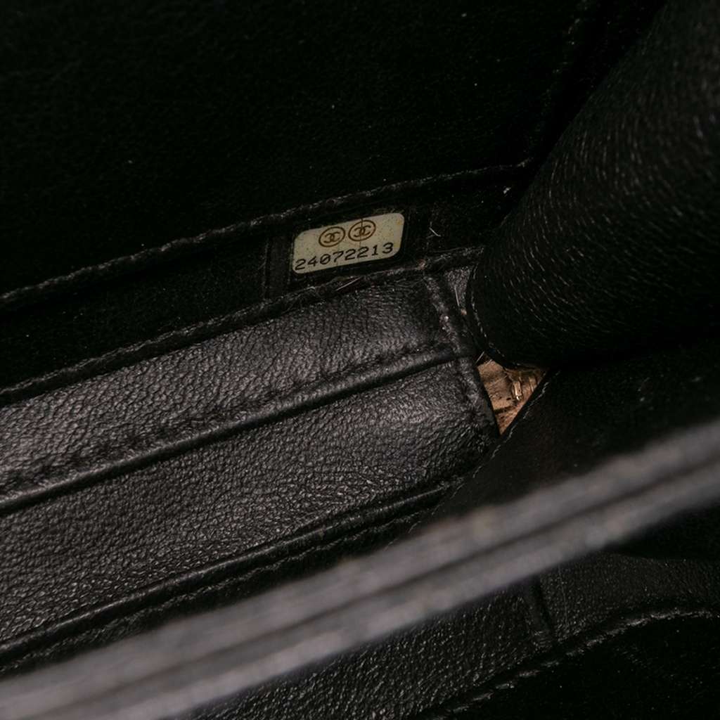 Chanel Small Caviar CC Filigree Vanity Case - Detail 1