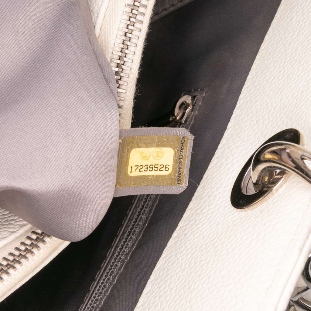 Chanel Caviar Grand Shopping Tote XL - Detail 1