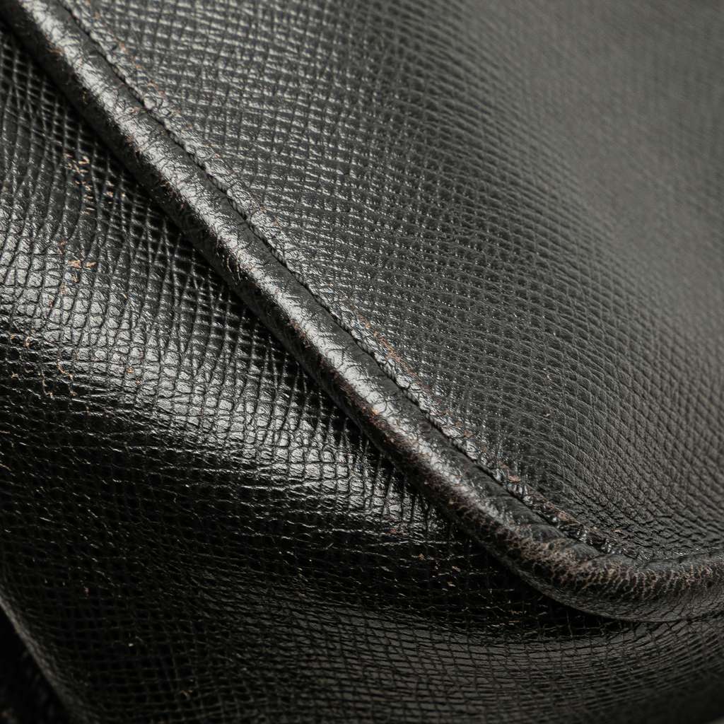 Louis Vuitton Taiga Andrei - Image 11