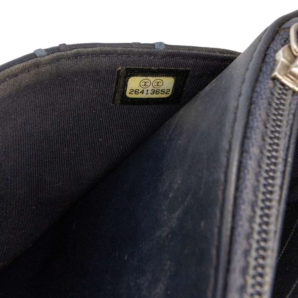 Chanel CC Square Stitched Calfskin Wallet on Chain - Detail 1