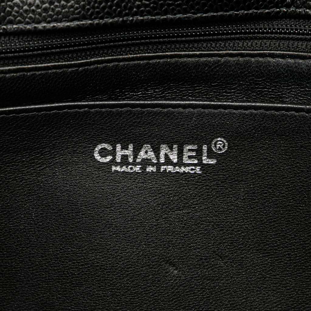 Chanel Jumbo Classic Caviar Single Flap - Side view