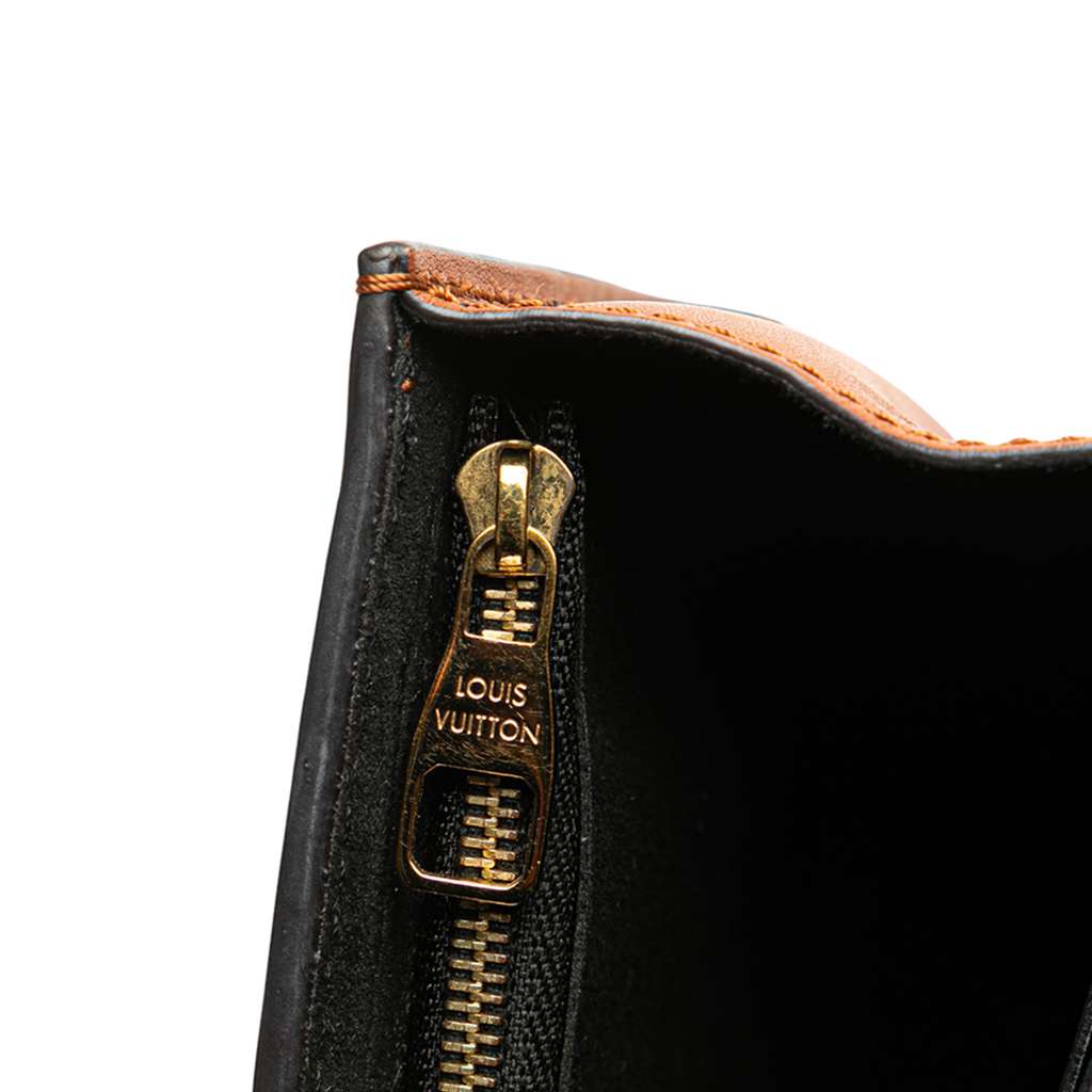 Louis Vuitton Monogram Reverse Dauphine Bumbag - Detail 1