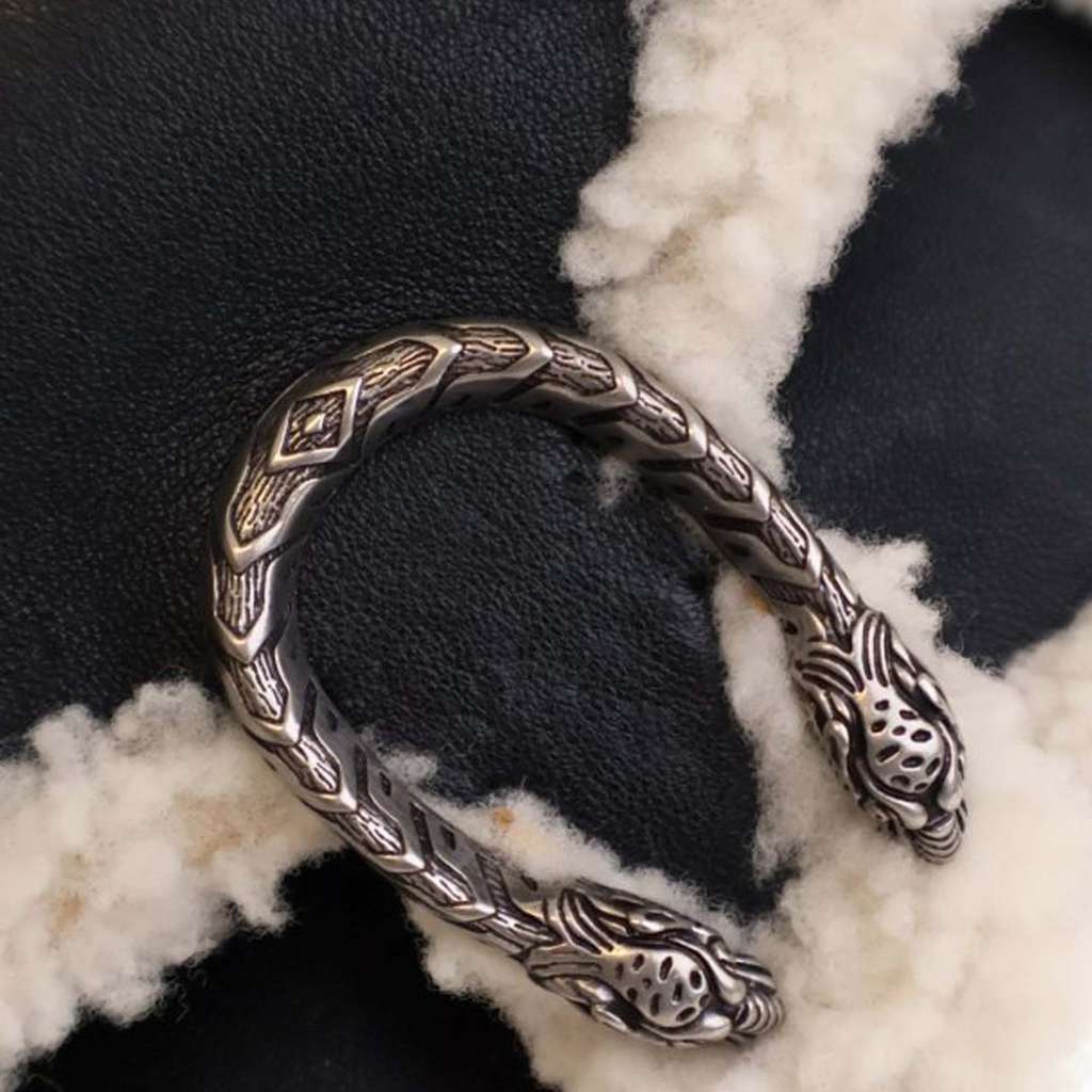 Gucci Mini Leather and Shearling Dionysus Top Handle Bag - Image 14