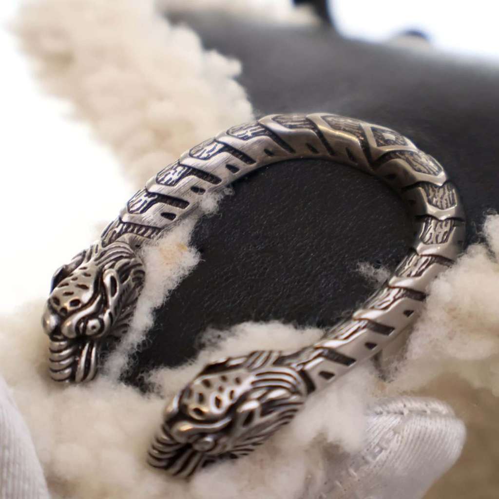 Gucci Mini Leather and Shearling Dionysus Top Handle Bag - Image 15