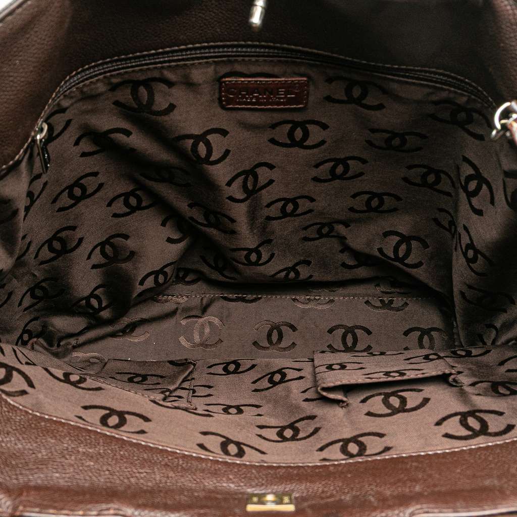 Chanel CC Caviar Turnlock Tote - 4
