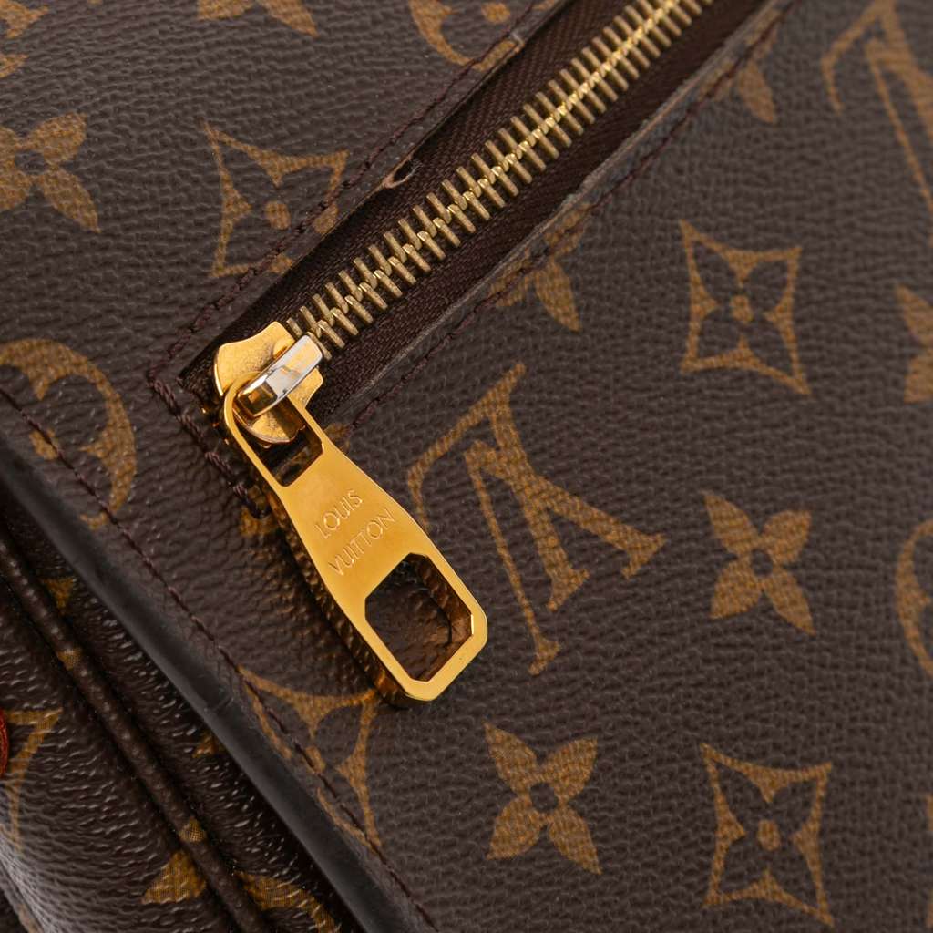 Louis Vuitton Monogram Pochette Metis - Detail 2